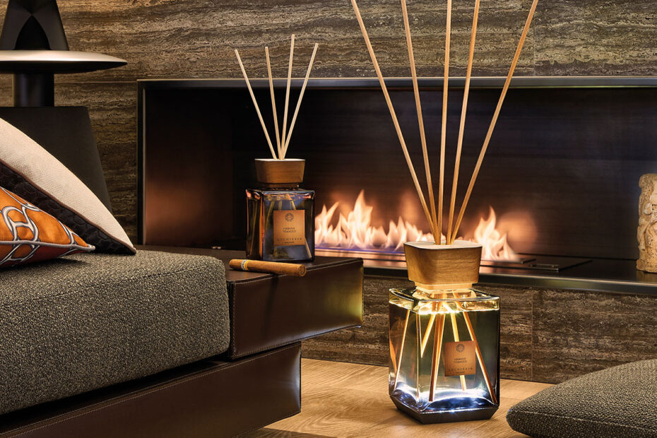 Tee itse huonetuoksu – unohda kaupan tuotteet ja säästä rahaa alle viidessä minuutissa koko talveksi