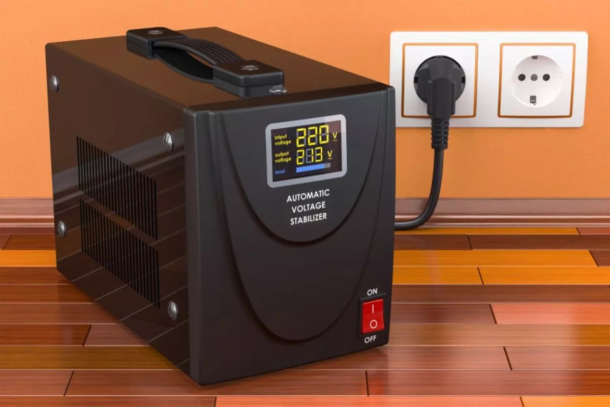 Suojaa laitteesi jännitepiikeiltä ja sähkökatkoilta