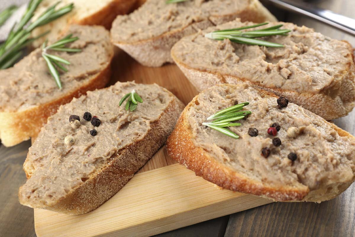 Kalatahna leivälle – 10 minuutin luksusherkku, joka hävittää kaupan tuontitahnat häpeään