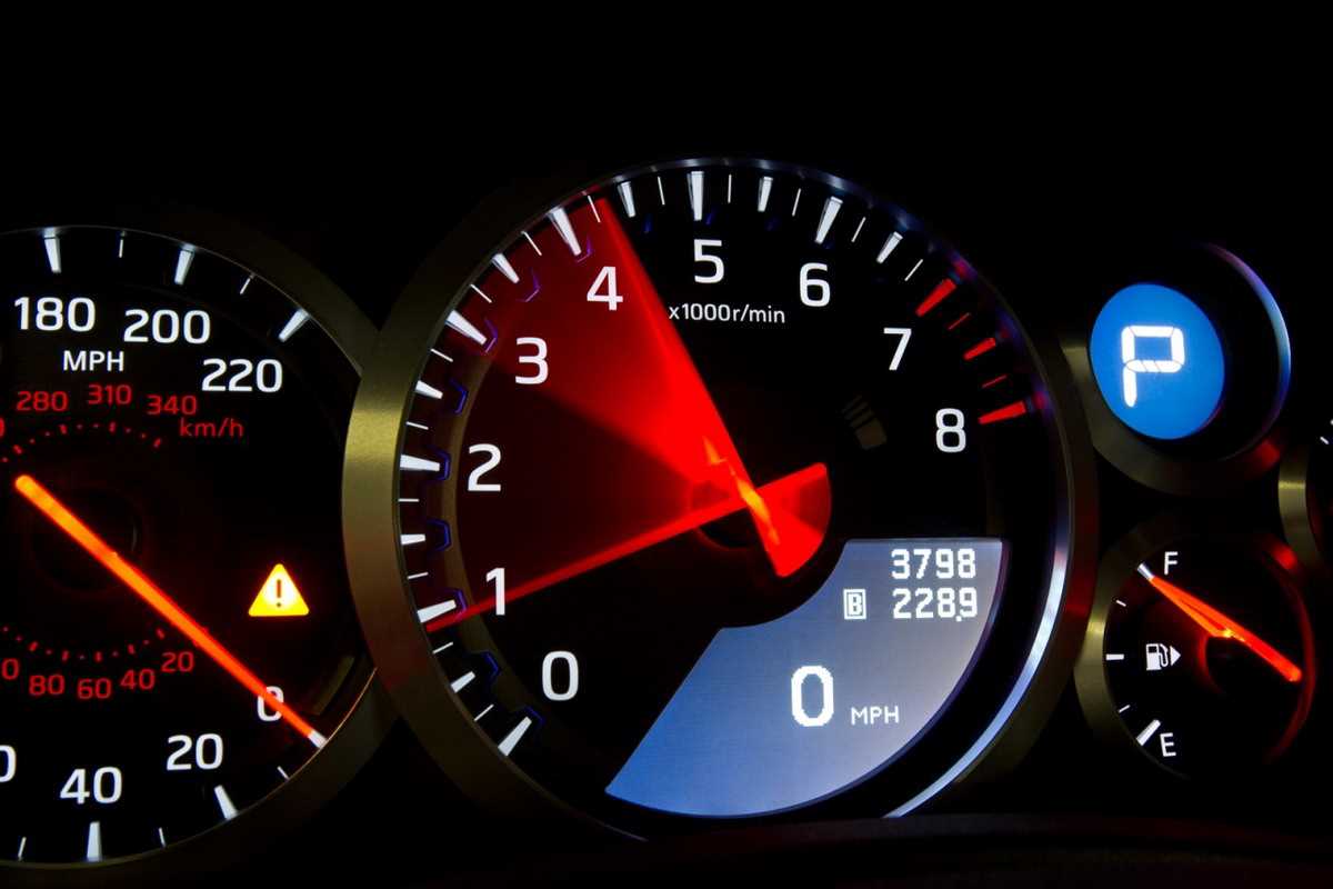 Mitä kierroksia tulisi käyttää, jotta moottorin käyttöikä maksimoidaan?