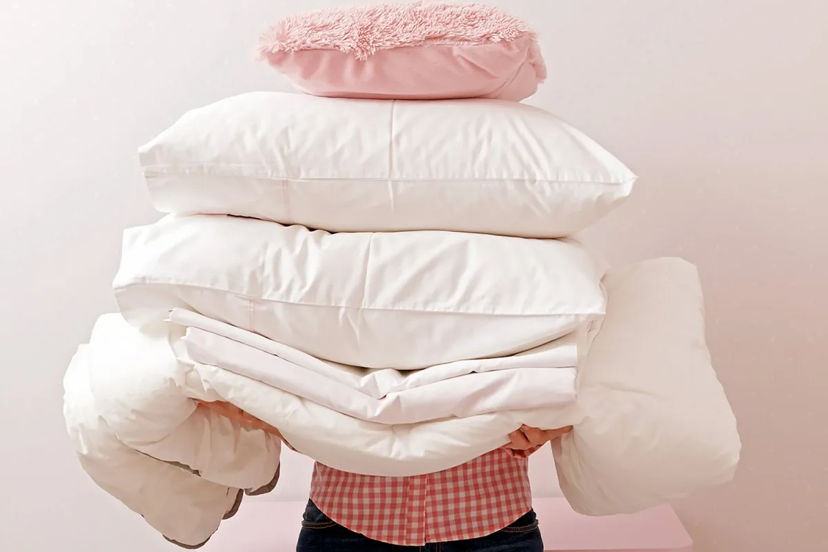 Päihitä tyynyn hajut raikkaudella – näin teet sen ilman pesua!