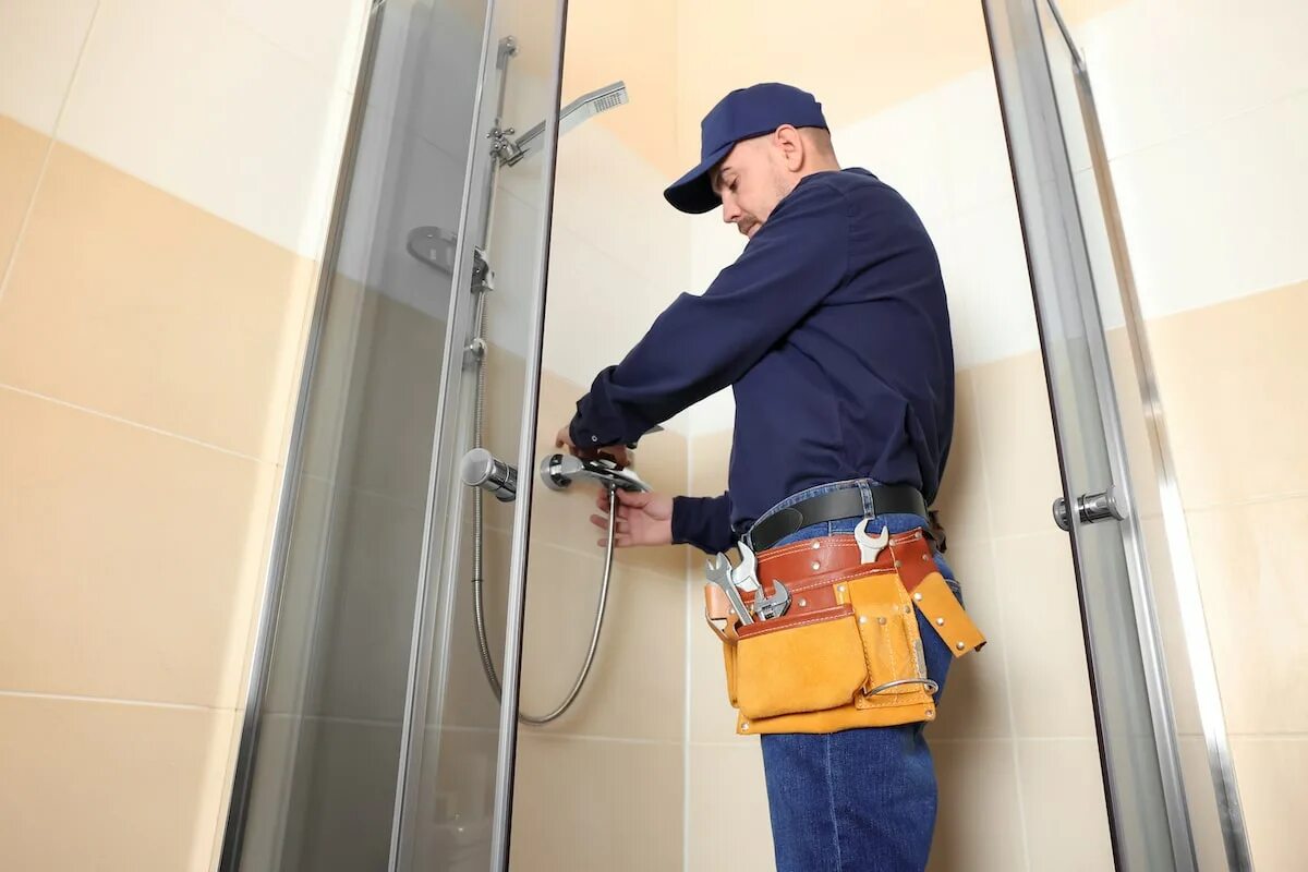 Näin korjaat vuotavan suihkukaapin: Mitä tehdä?