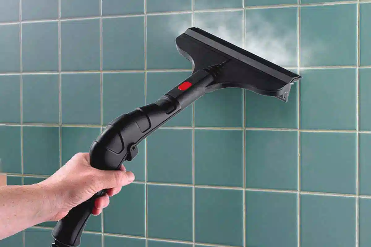 Yksi lusikallinen ämpäriin vettä – kylpyhuoneen laatat kiiltävät kuin timantti, enkä ole ostanut pesuainetta kolmeen vuoteen